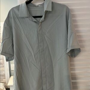 Gray Casual Button Down Shirt with Lightweight Fabric